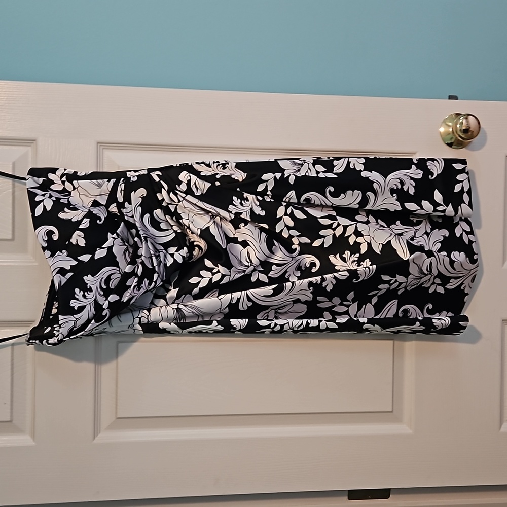 Black and white strapless cocktail dress size 6